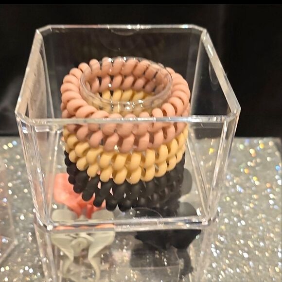 Juicy Couture Hair Accressory Collection w/Stackable Storage Container - Picture 10 of 11